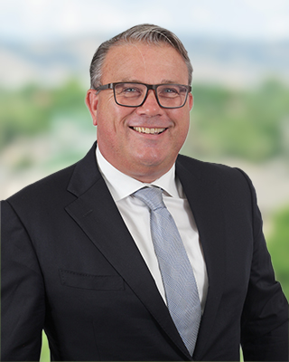 Mike Van Akooi